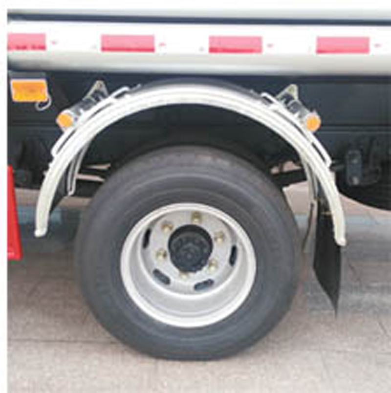 楚胜牌CSC5070GJYC6A型加油车