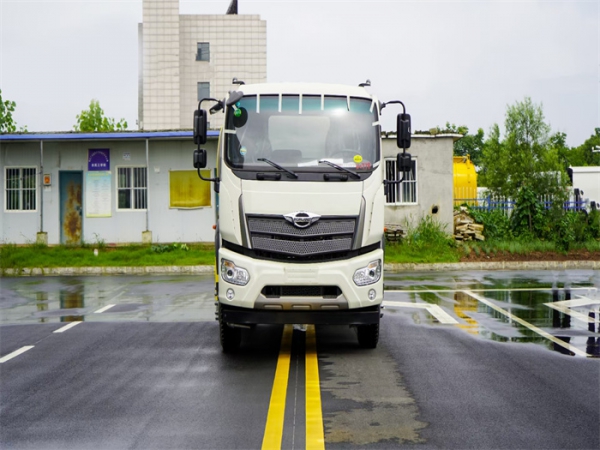 12方福田时代ES7洒水车（绿化喷洒车）