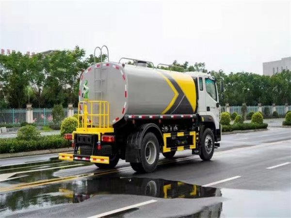 12方福田时代ES7洒水车（绿化喷洒车）